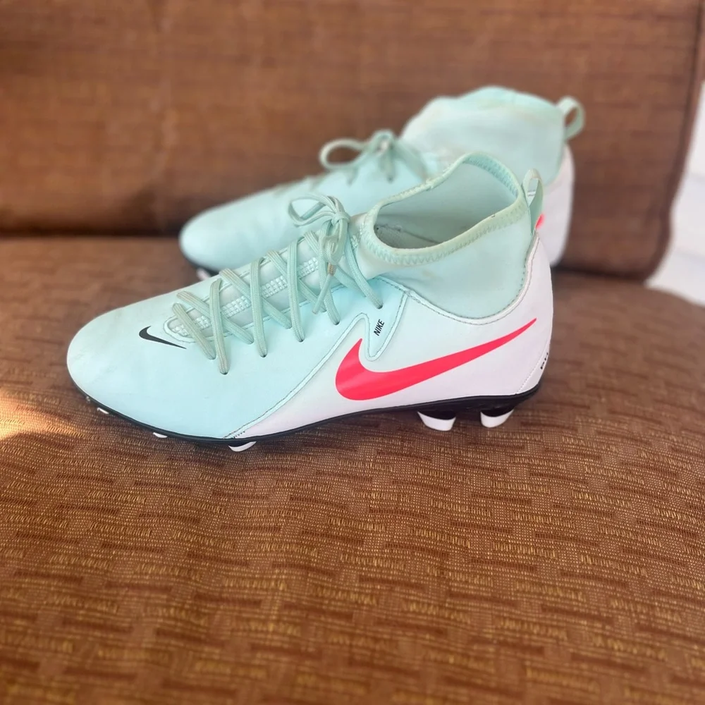 Nike Kids Mint Green Soccer Cleats with Pink Swoosh